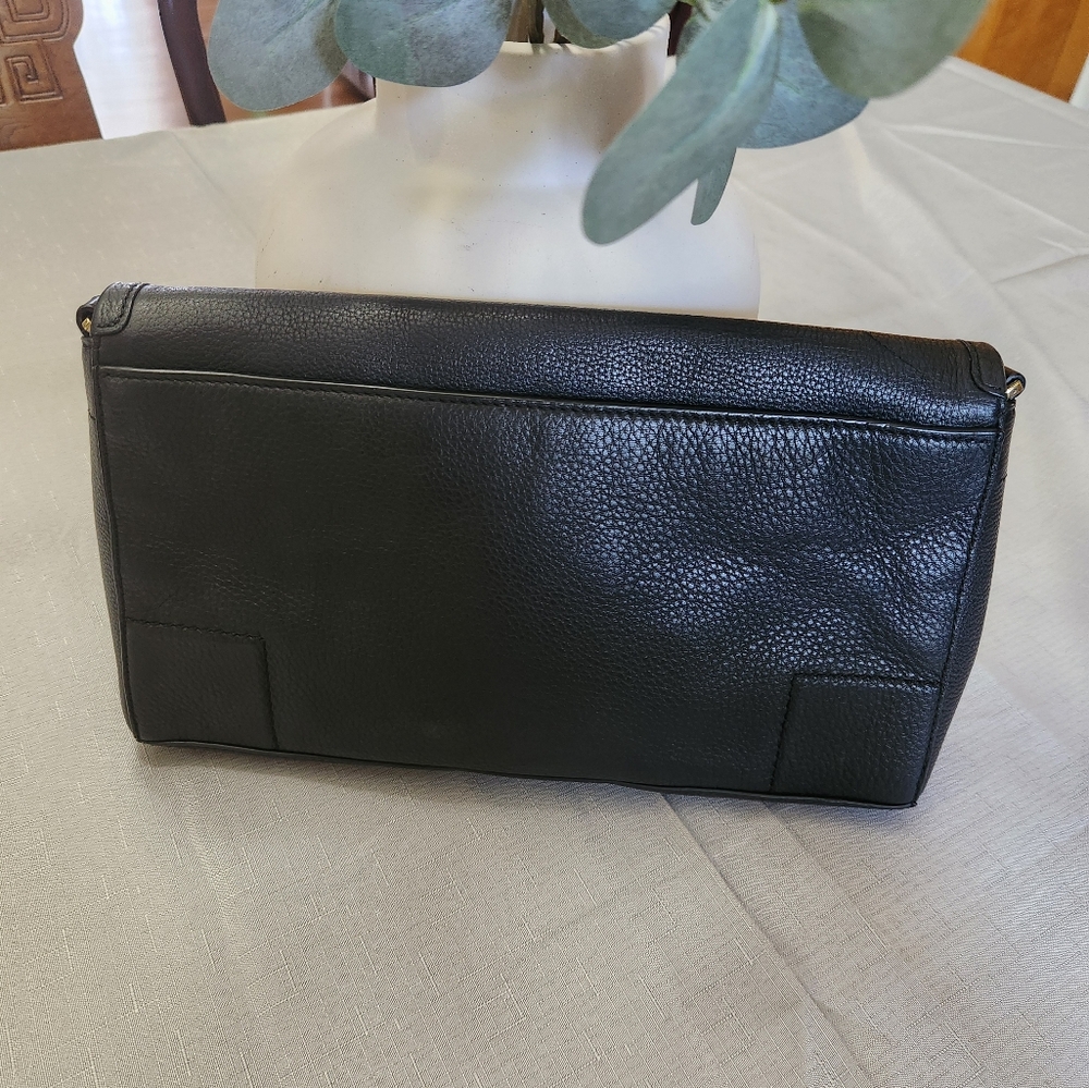 Tory Burch Britten Foldover, Can Be Worn  Crossbody Or Clutch. - Picture 2 of 5